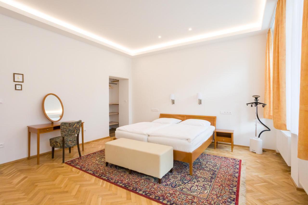 Luxusní velký apartmán s terasou v centru Litomyšle Exterior foto